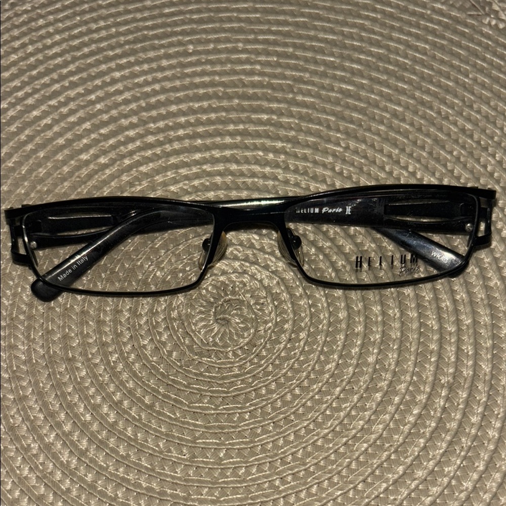 Helium Paris men Black and Pearl frame